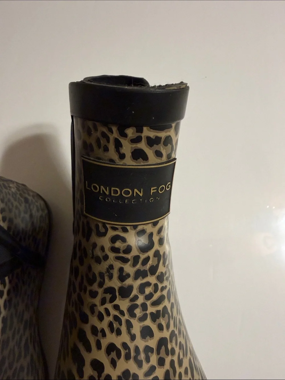 London Fog Leopard-Print Rain Ankle Boots in Tan and Black. Size 8,
